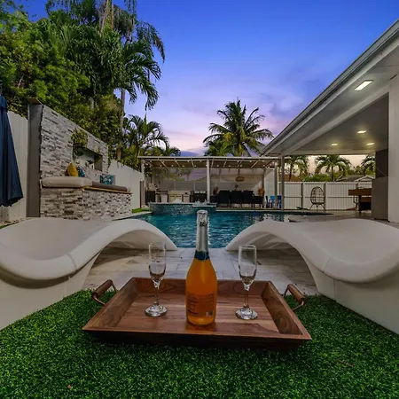 Villa Miami Luxury House W Heated Pool & Jacuzzi